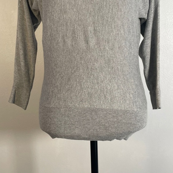 Loft Ash Gray Round Neck Clear Gemstone Cold Shoulder Long Sleeve Sweater XS - Picture 4 of 14